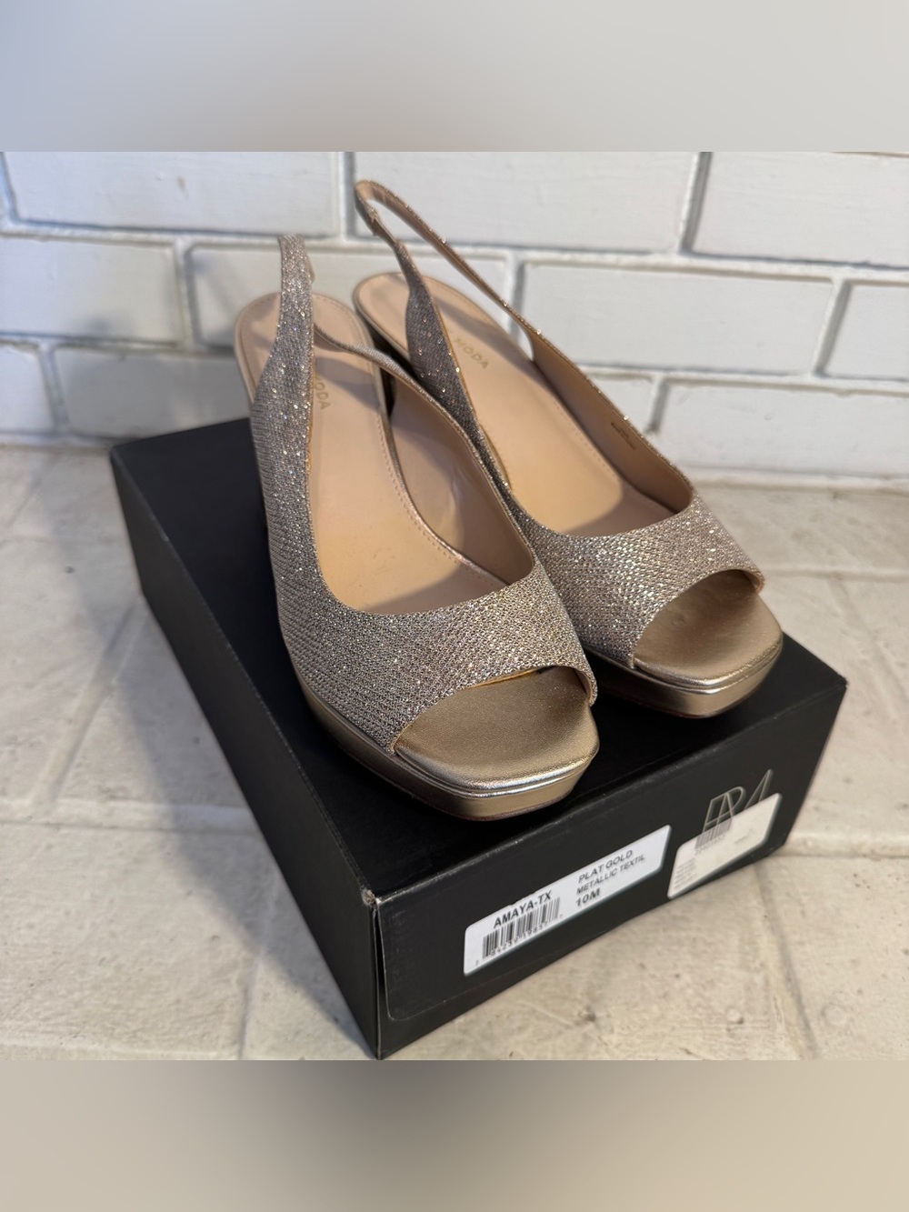 Pelle Moda Amaya Plat Gold Metallic Textile Heels - Size 10M - New in Box